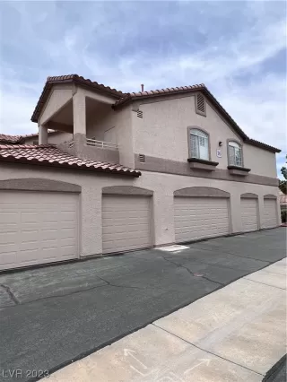 Photo #4: 2496719 Listing 