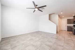 Photo #2: 2496741 Listing