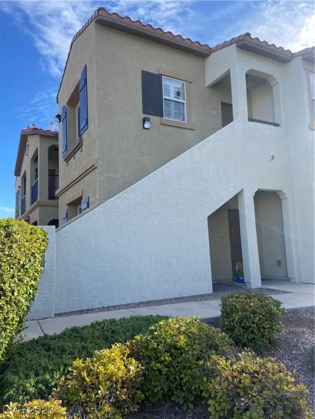 MLS: 2496757 Condo For Sale