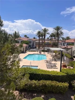 Photo #2: 2496757 Listing 