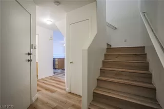 Photo #1: 2496768 Listing 