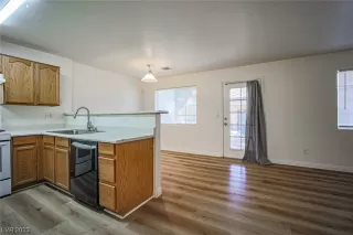 Photo #3: 2496768 Listing 