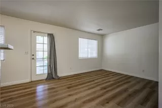 Photo #4: 2496768 Listing 