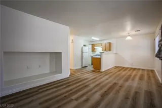 Photo #5: 2496768 Listing 