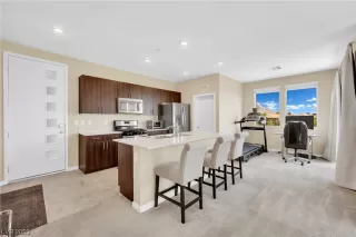 Photo #2: 2496777 Listing