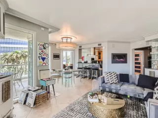 Photo #2: 2496782 Listing