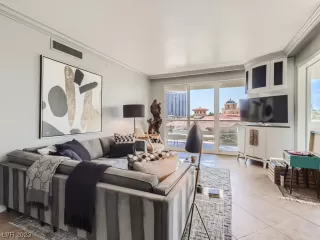 Photo #4: 2496782 Listing