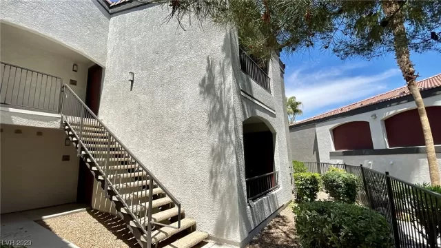 MLS: 2496795 Condo For Sale