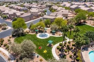 Photo #2: 2496818 Listing