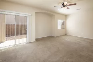 Photo #5: 2496818 Listing