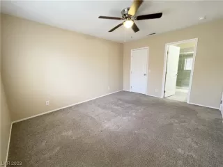 Photo #2: 2496830 Listing 