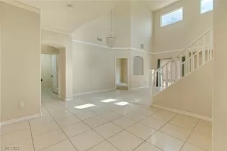 Photo #4: 2496838 Listing