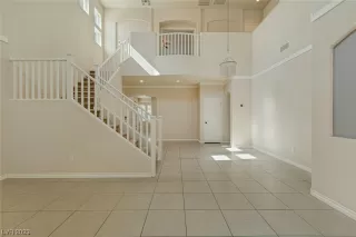 Photo #6: 2496838 Listing