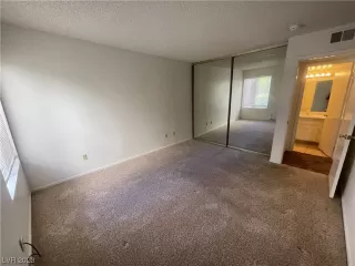 Photo #6: 2496841 Listing 