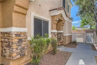 Photo #2: 2496861 Listing