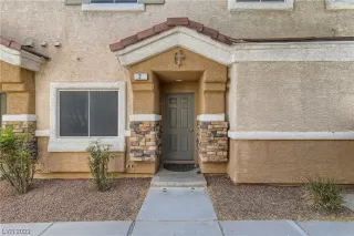 Photo #3: 2496861 Listing