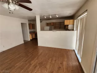 Photo #5: 2496877 Listing 