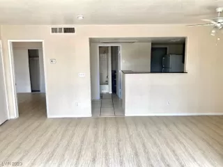 Photo #1: 2496898 Listing 