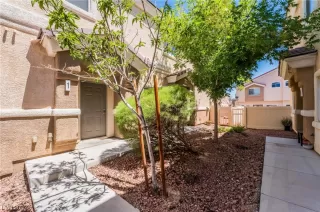 Photo #2: 2496916 Listing 