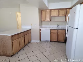 Photo #6: 2496972 Listing 