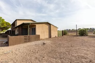 Photo #3: 2496978 Listing 