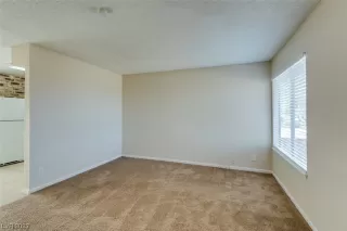 Photo #6: 2496978 Listing 