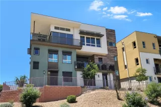 Photo #1: 2496985 Listing 