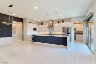 Photo #4: 2496985 Listing 