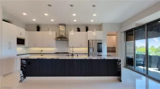 Photo #5: 2496985 Listing 