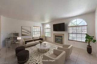 Photo #1: 2496995 Listing