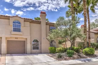 Photo #5: 2496995 Listing