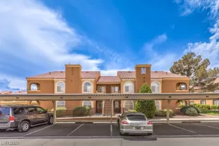 Photo #1: 2497012 Listing