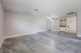 Photo #2: 2497027 Listing