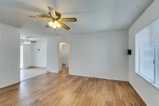 Photo #6: 2497057 Listing