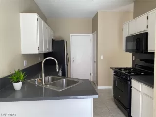 Photo #6: 2497101 Listing 