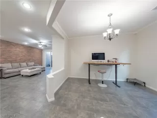 Photo #4: 2497124 Listing