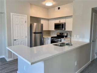 Photo #2: 2497148 Listing