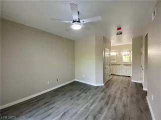 Photo #3: 2497148 Listing