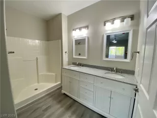 Photo #5: 2497148 Listing