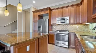 Photo #3: 2497209 Listing 