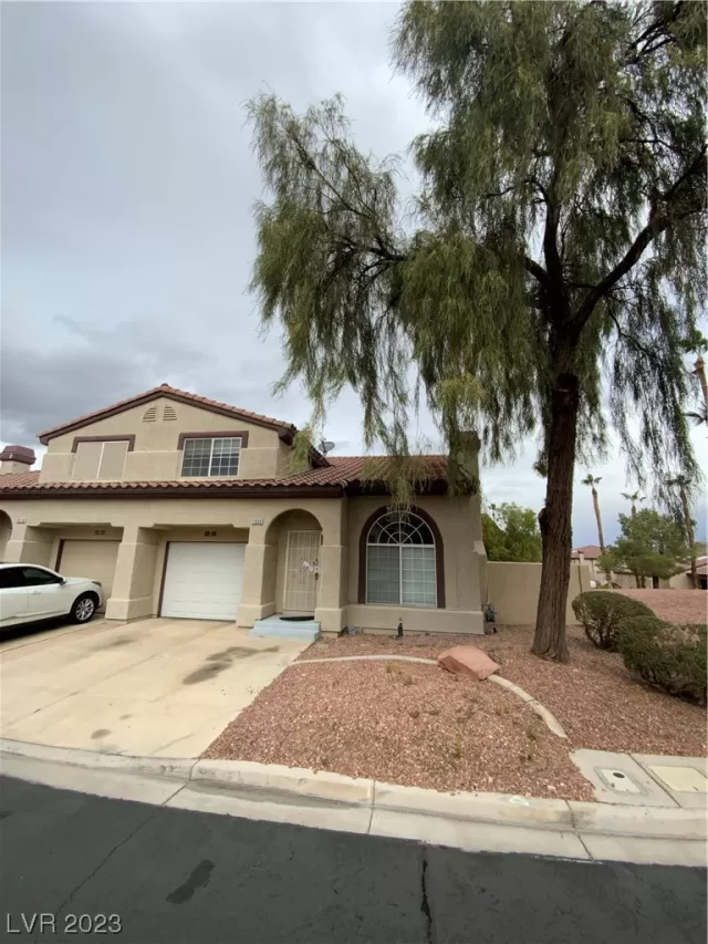 MLS: 2497224 Condo For Sale