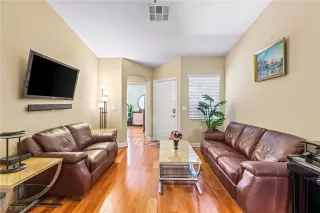 Photo #1: 2497280 Listing 