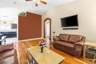 Photo #4: 2497280 Listing 