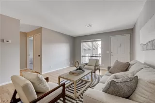 Photo #5: 2497295 Listing