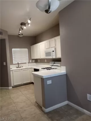 Photo #2: 2497315 Listing 