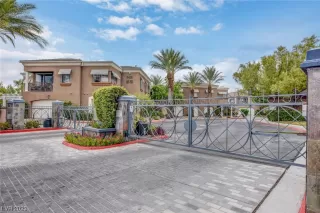 Photo #2: 2497346 Listing 