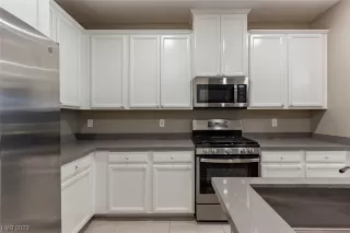 Photo #3: 2497351 Listing