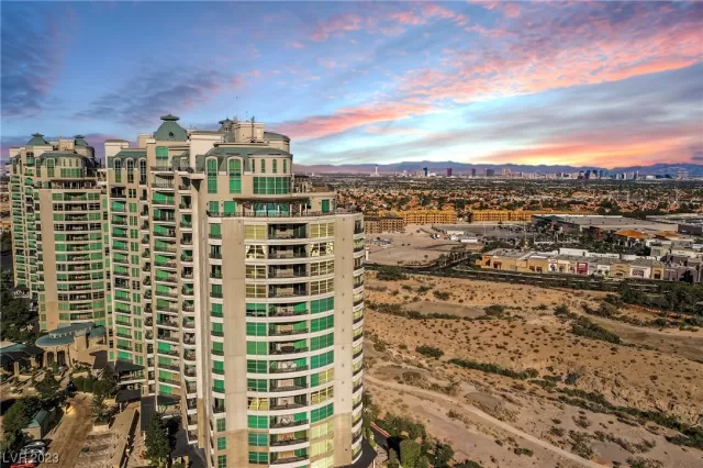 MLS: 2497358 Condo For Sale