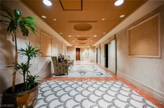 Photo #4: 2497358 Listing