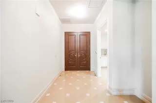 Photo #5: 2497358 Listing